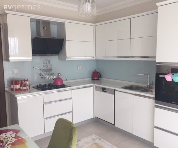 Ankastre, Beyaz mutfak, Mavi, Modern mutfak, Mutfak, Tezgah arası cam