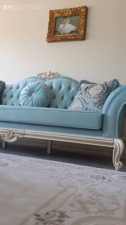 Ecenur hanımın klasik stilde, şık ve keyifli evi..