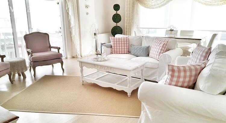 Halı, Ikea, Kareli, Kırmızı, Mavi, Orta sehpa, Salon, Kırlent