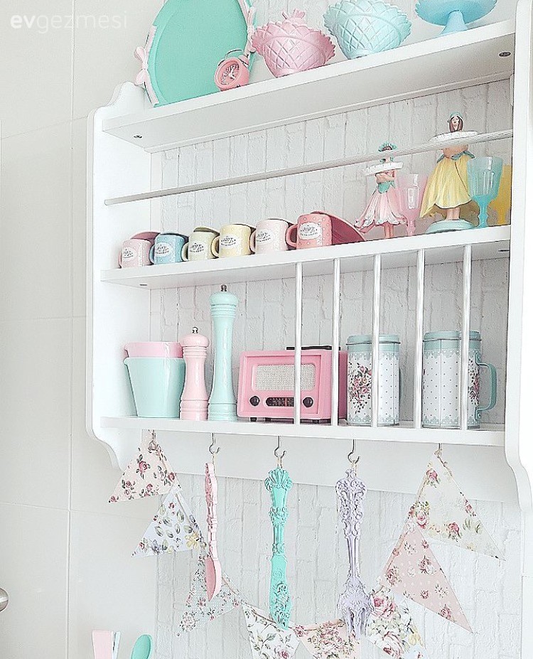 Renkli ve cıvıl cıvıl: Buse hanımın mutfağı!