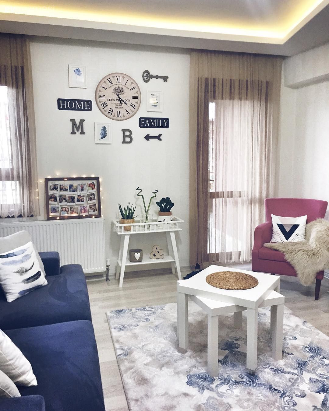 Oturma Odası, Sehpa, Halı, Lacivert, Duvar saati, Duvar dekorasyonu, Berjer, Mor, Çiçeklik