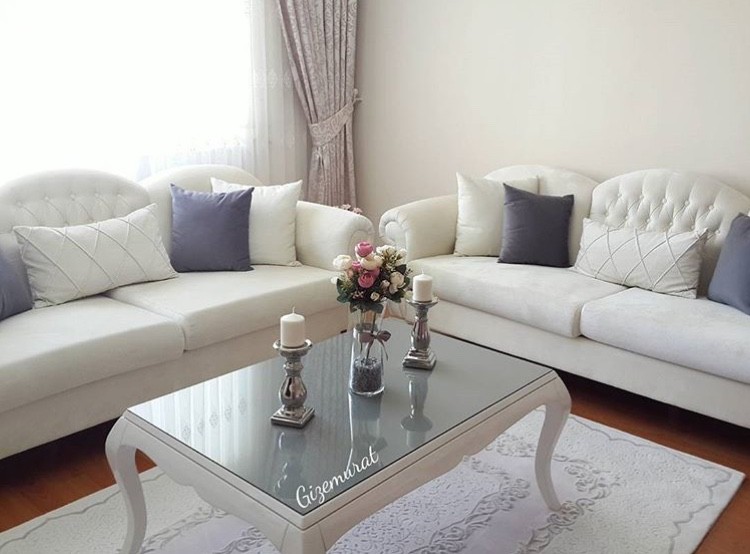 Ayna, Fon perde, Halı, Mor, Orta sehpa, Pembe, Salon, Perde