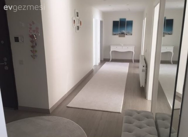 Çiğdem hanımın mavi ve beyaz uyumunda sakin ve şık evi..