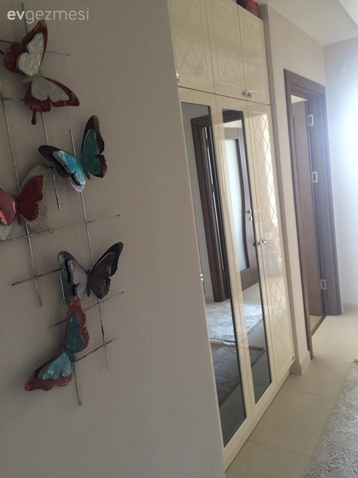 Antre, Duvar dekorasyonu, Vestiyer