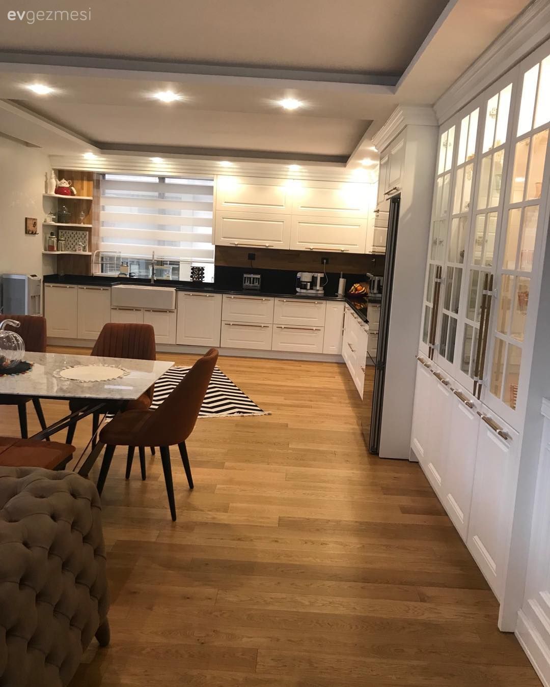 Bu Açık Konsept Balıkesir Evinde Duvarlar Out, Ferahlık In