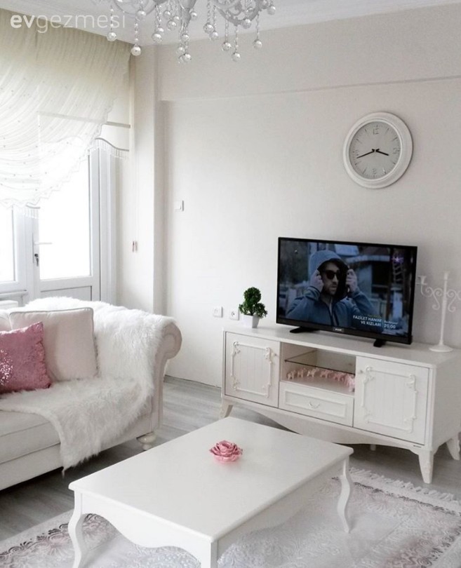 Orta sehpa, Oturma Odası, Pembe, Duvar saati, Tv ünitesi, Kırlent