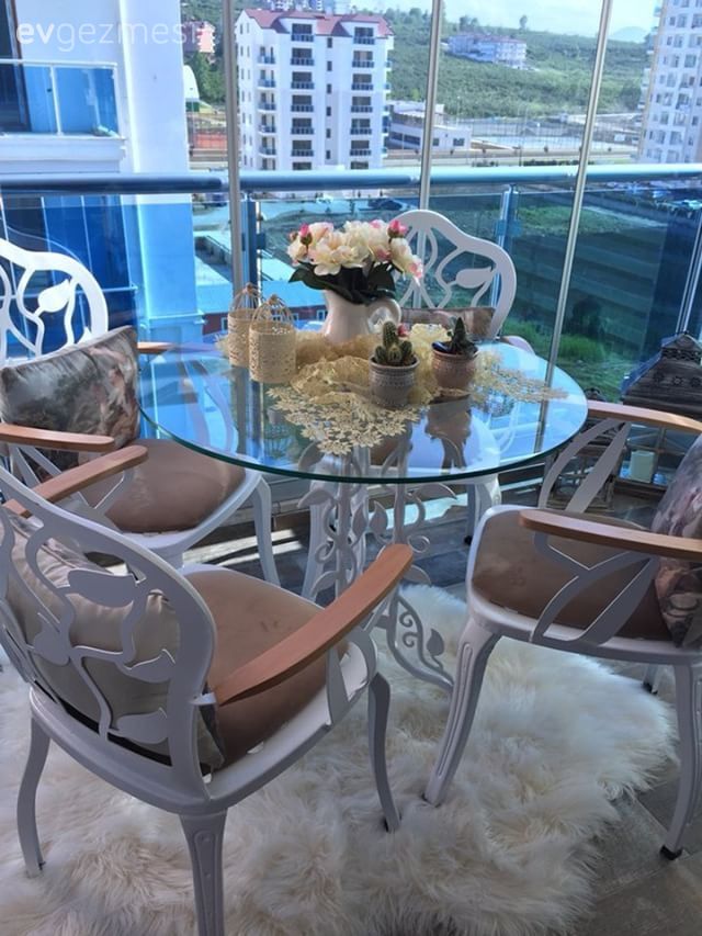 Klasik severlere ilham olsun. Mehtap hanımın gösterişli dekoru..