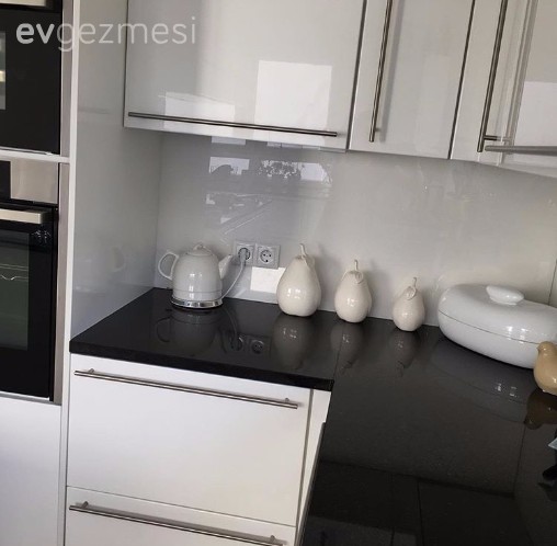 Beyaz mutfak, Modern mutfak, Mutfak, Siyah- Beyaz, Tezgah arası cam