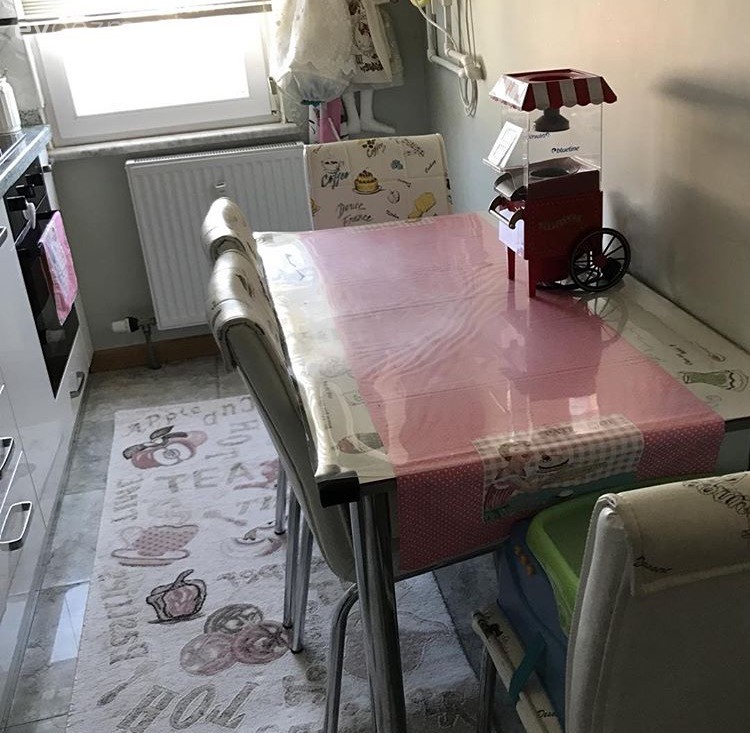 Modern mutfak, Mutfak, Mutfak masası