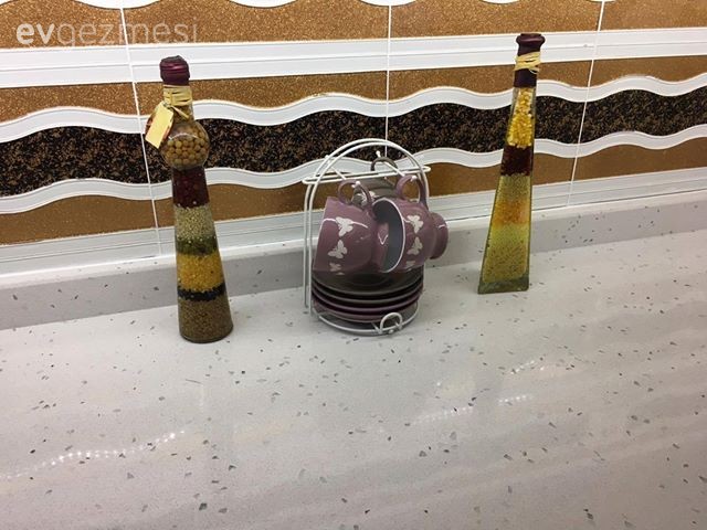 Mutfağın tadilat öncesi ve sonrasından kareler..