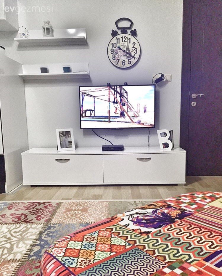 Oturma Odası, Duvar saati, Tv ünitesi