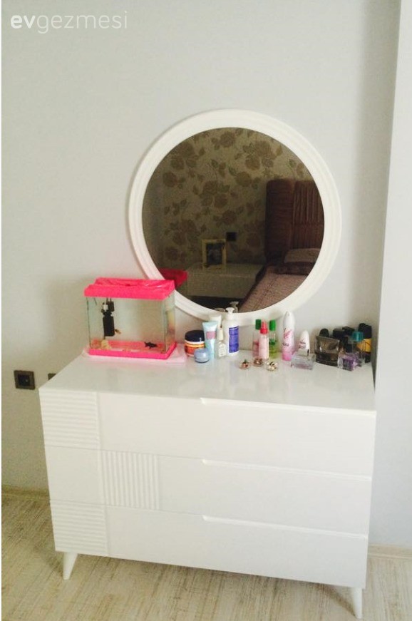 Beyza Hanım'ın bordo ağırlıklı zarif ve karakterli evi