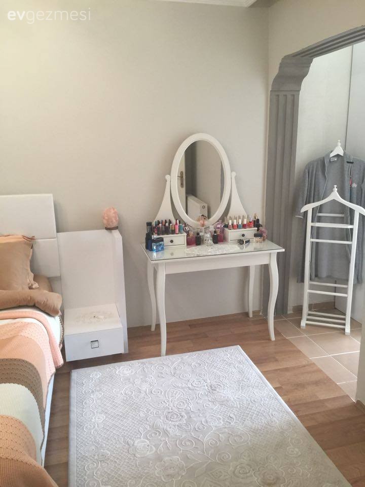 Seçil hanımın konforu ön planda tutan modern dekoru..