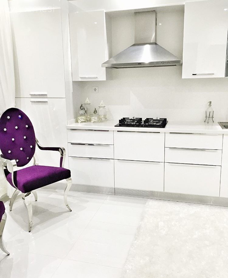 Beyazın büyüsünde, iddialı ve şık bir ev..