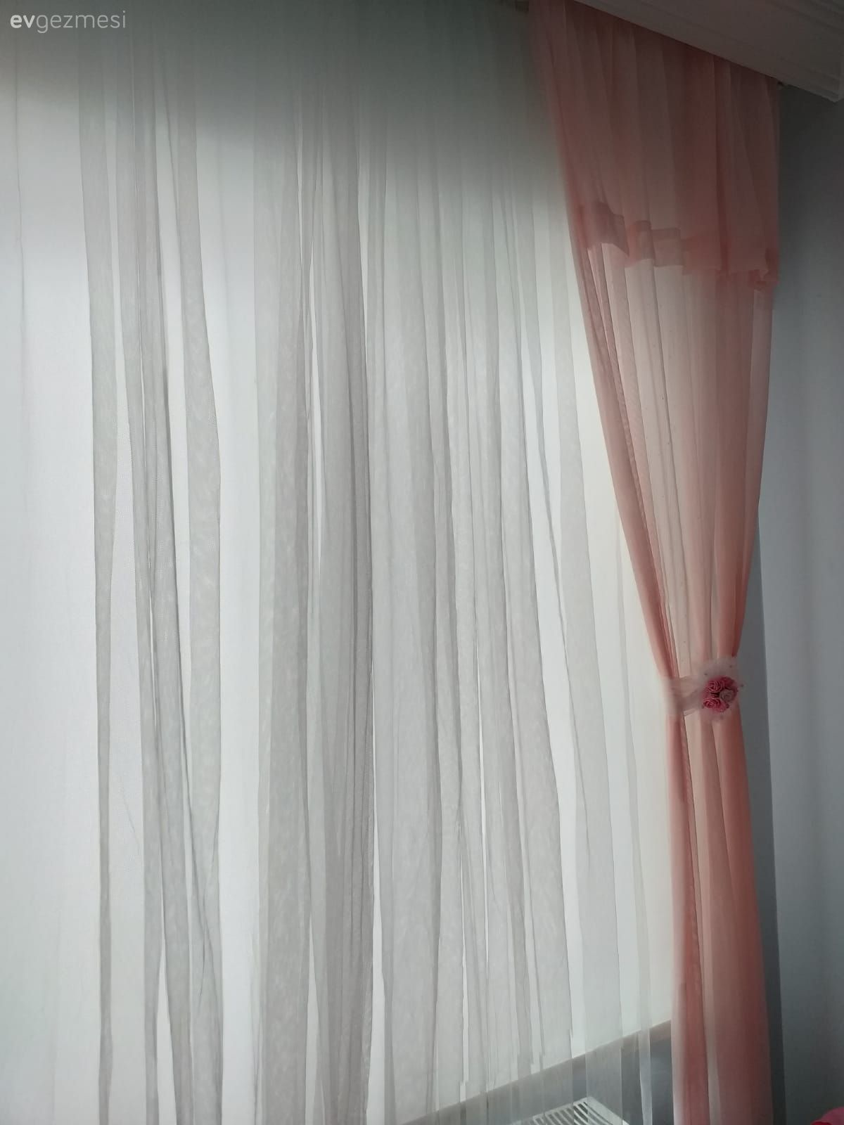 Çocuk Odası, Çocuk odası perdesi