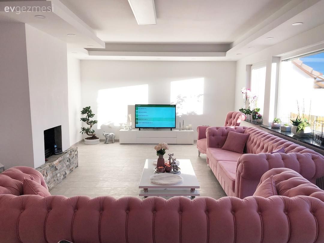 Salon, Tv ünitesi, Orta sehpa, Pembe, Chesterfield, Şömine, Asma tavan