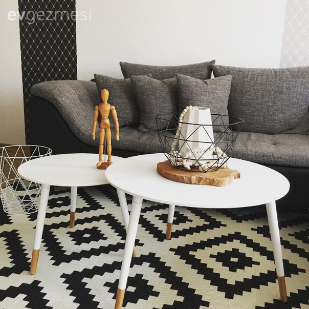 Sema Hanım'ın siyah-beyaz vurgulu İskandinav stil evi..