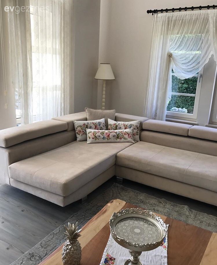 Köşe koltuk, Lambader, Orta sehpa, Salon, Aydınlatma