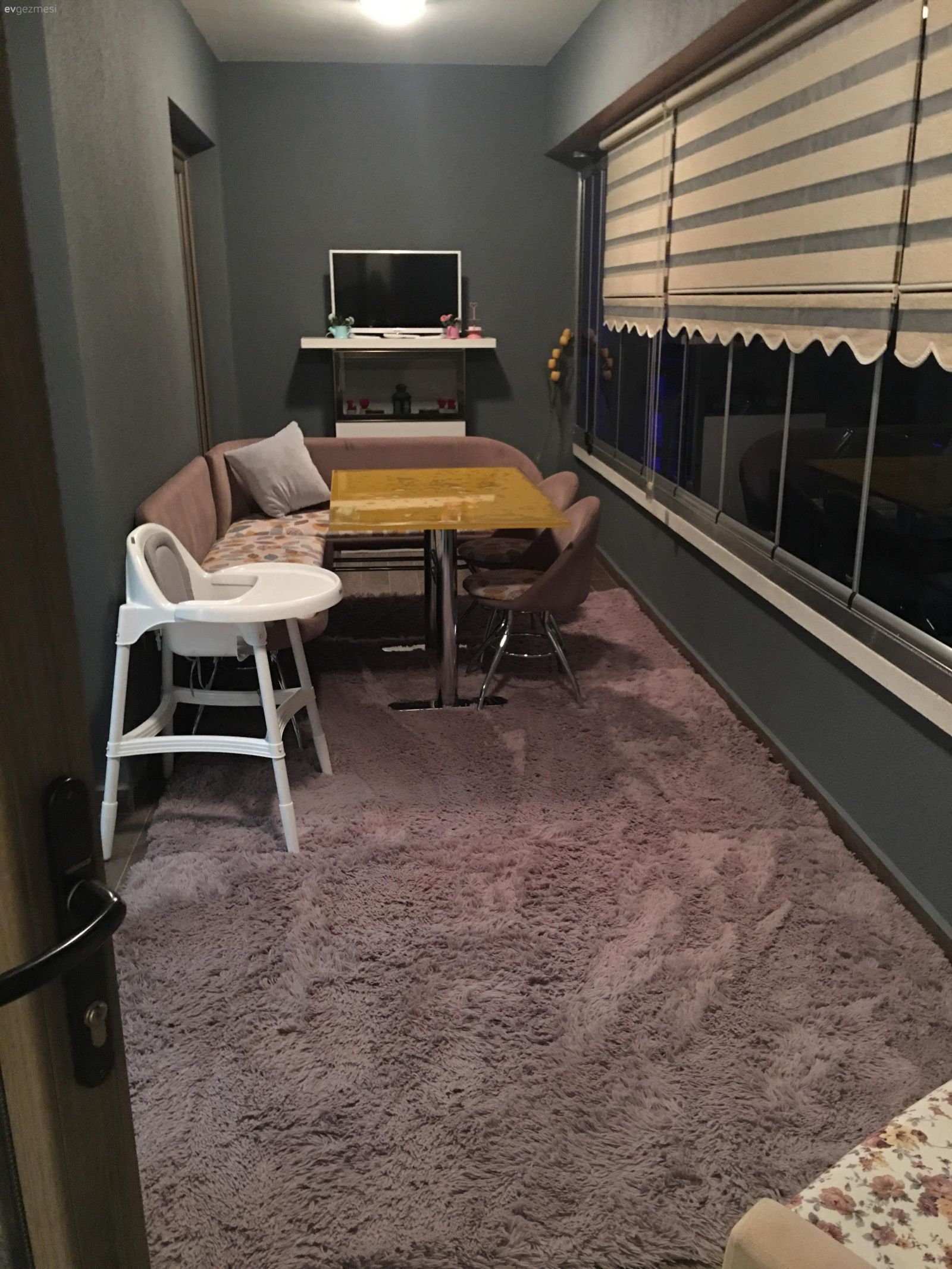 Balkon, Pembe, Halı