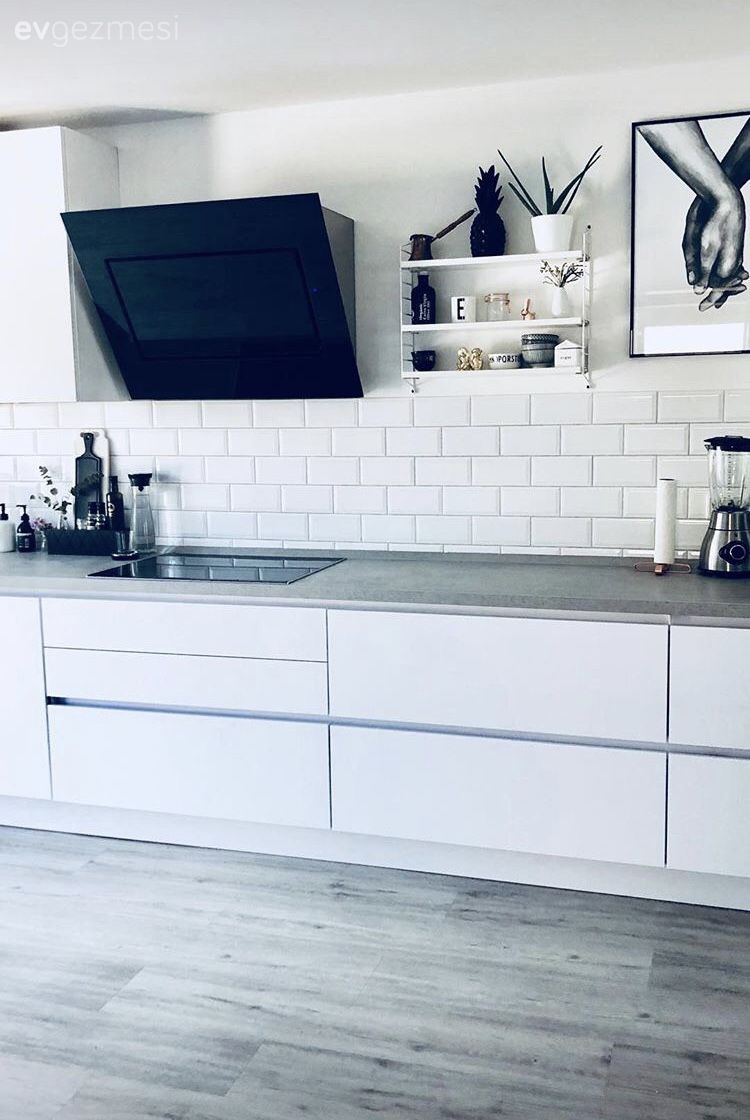 Harika illüstrasyon ve posterler ile kimlik sahibi bir dekor. Tadilat geçiren evin öncesi&sonrası..