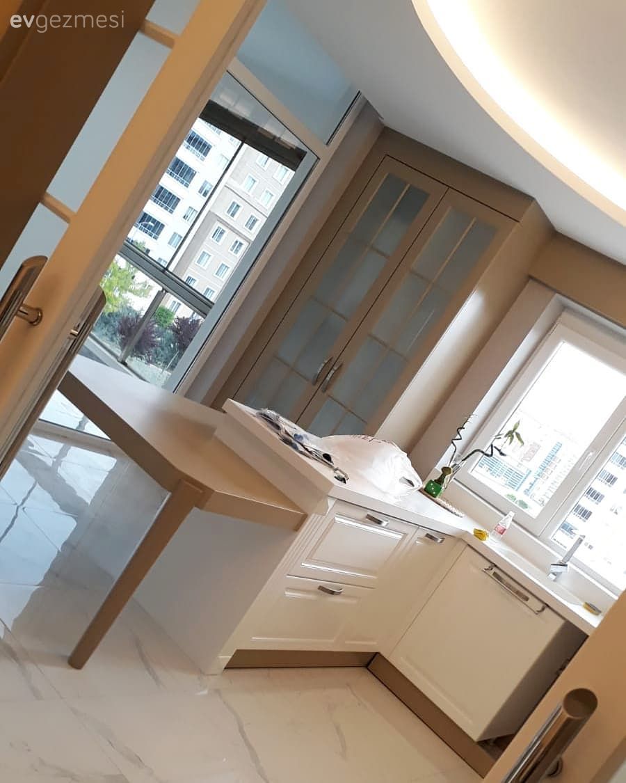 Bu evde ahşap detaylar tüm oyunu değiştiriyor. Sakinleştirici ve şık bir dekorasyon!