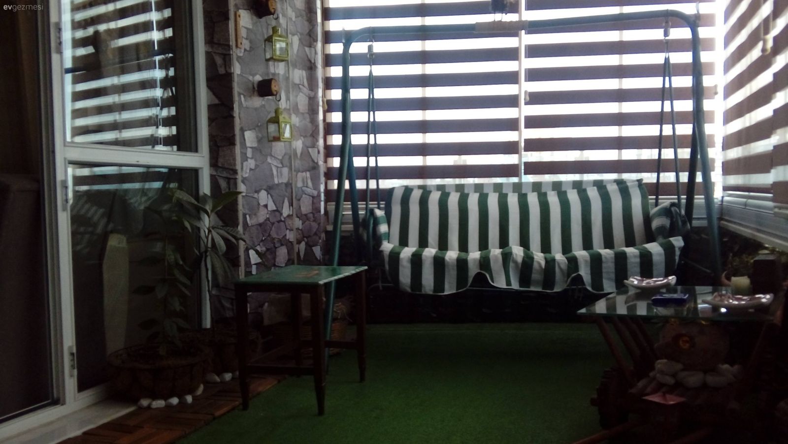 Bolca el emeği aksesuar ile keyiflik bir alan. Gülsüm hanımın balkonu..