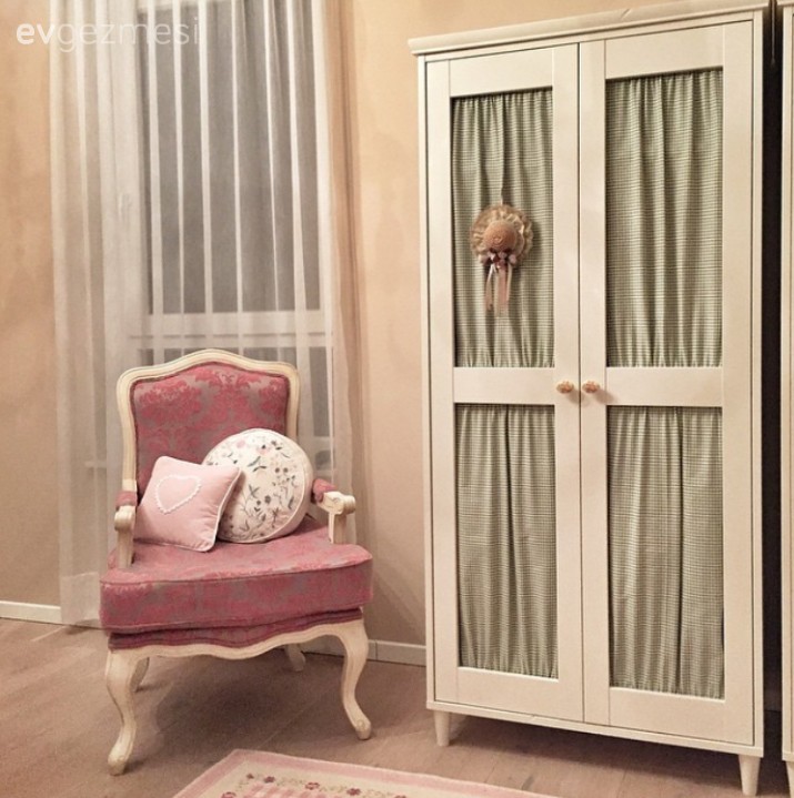 Berjer, Pembe, Yatak Odası