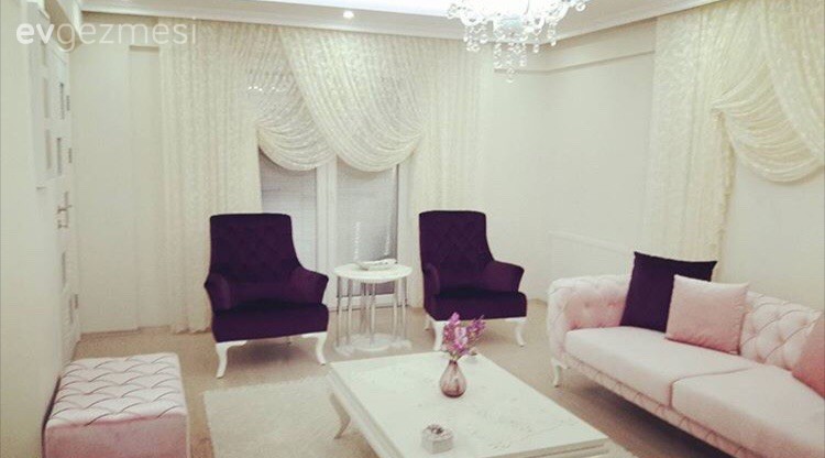 Aydınlatma, Berjer, Kruvaze perde, Mor, Pembe, Salon, Sehpa, Perde