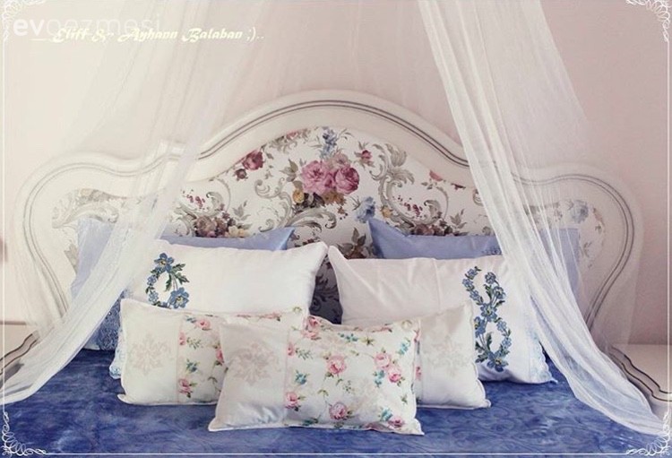 Elif hanımın yumuşak bir atmosfere sahip, zarif evi..