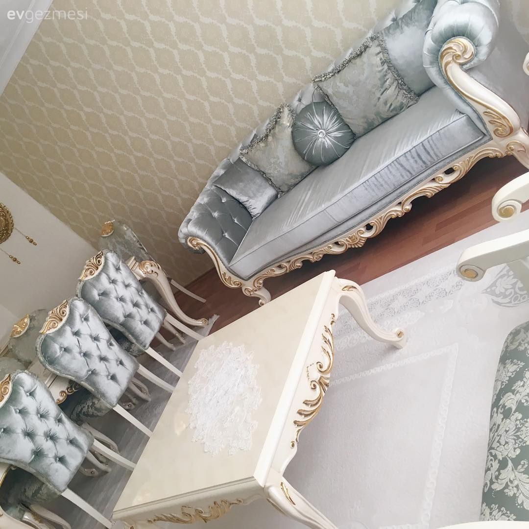 Her odada uyumlu renk ve stillere yer verilmiş, duru ve şık bir ev..