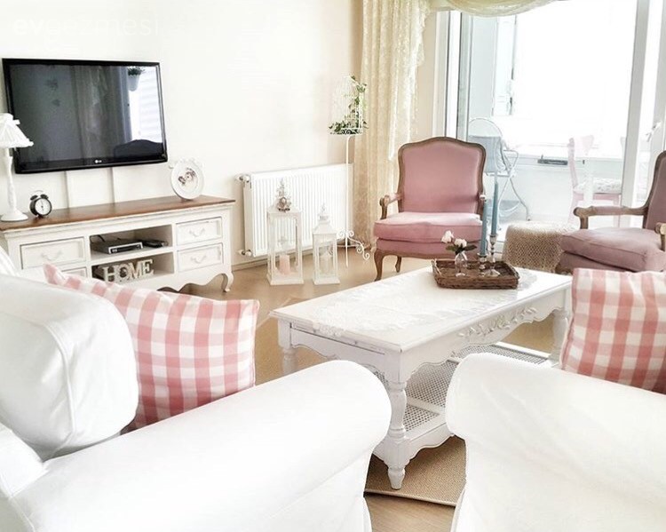 Berjer, Halı, Ikea, Orta sehpa, Pembe, Salon, Tv ünitesi