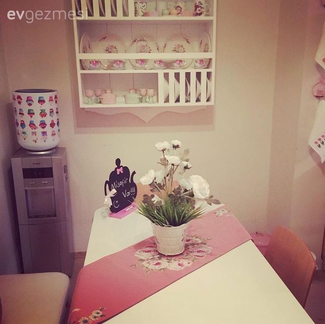 Mutfak, Pembe, Terek