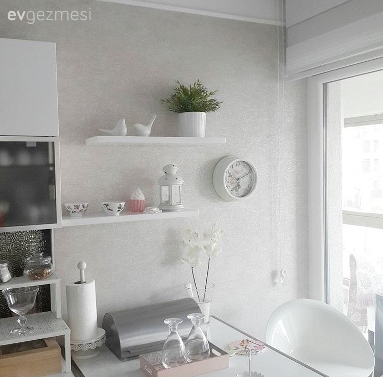 Mutfak, Mutfak masası, Duvar rafı