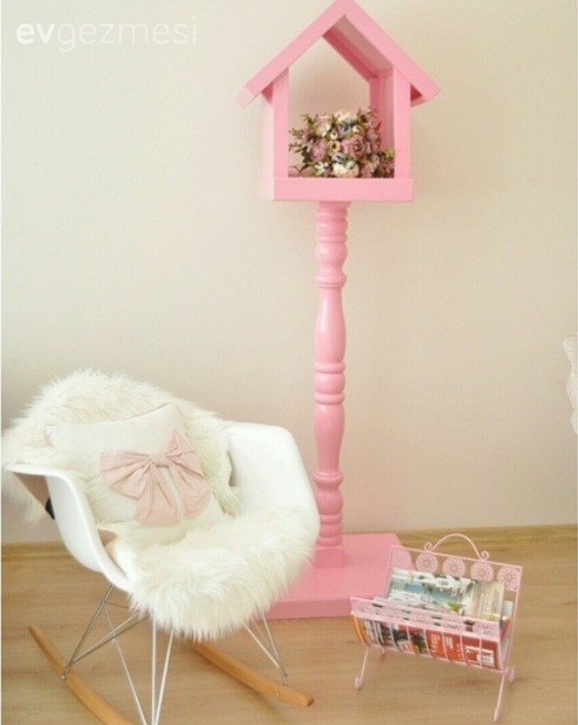 Beyaz ve pembelerle şeker gibi bir ev