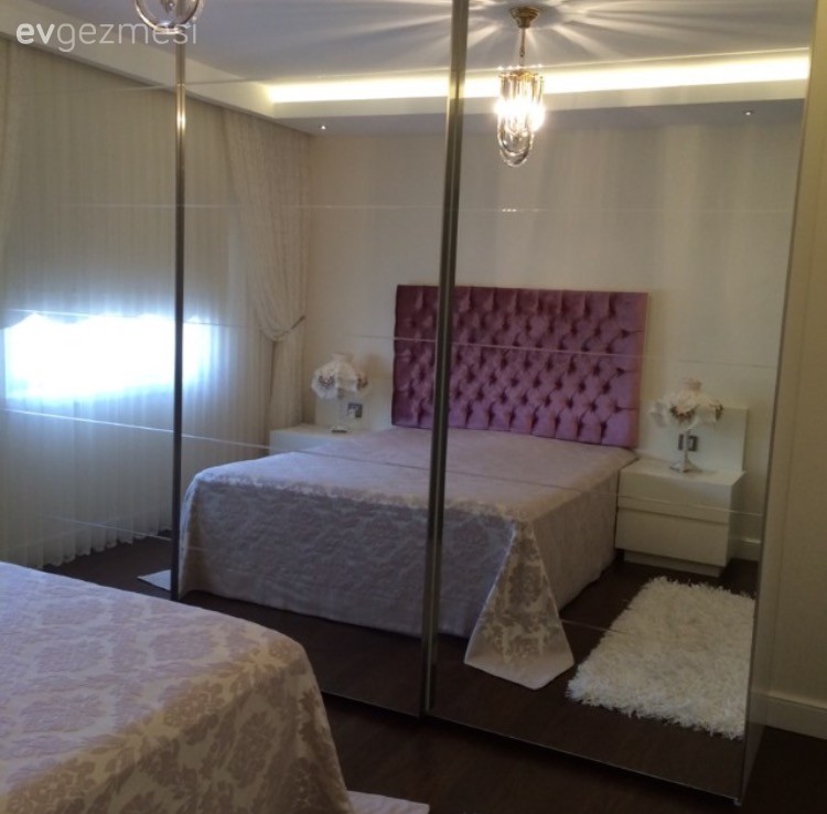 Ayna, Pembe, Yatak Odası