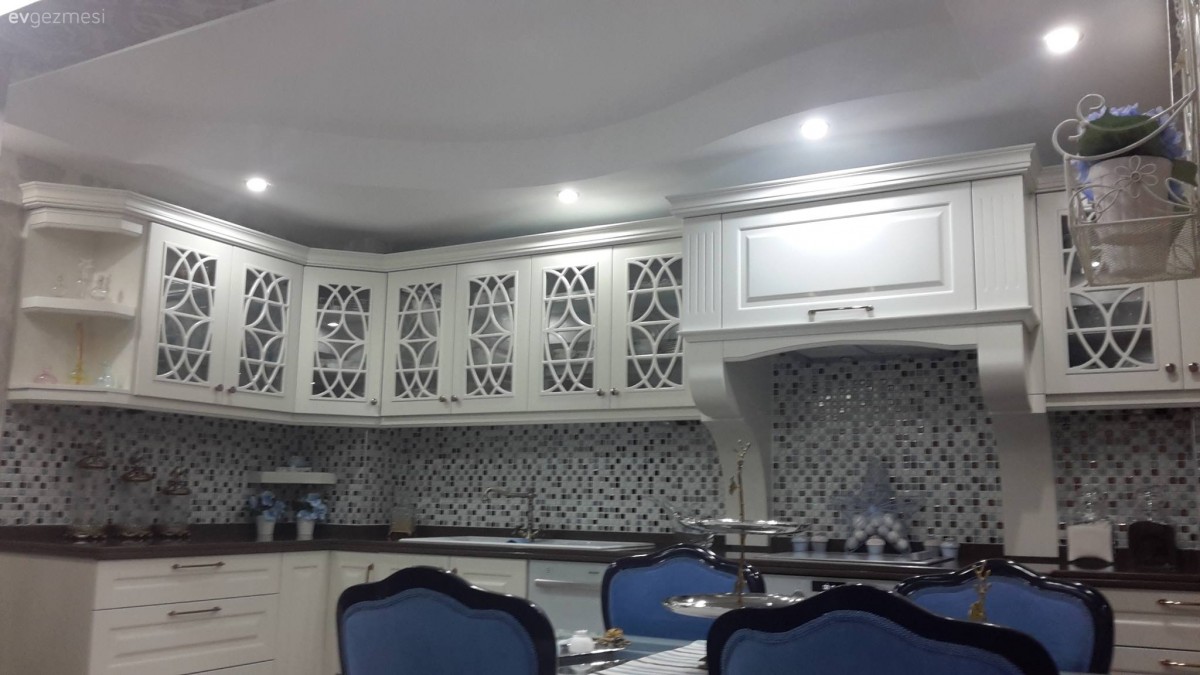 Şebnem Hanım'ın, Terk Edilmiş Eşyalara Yeni Bir Hayat Verdiği Evi..