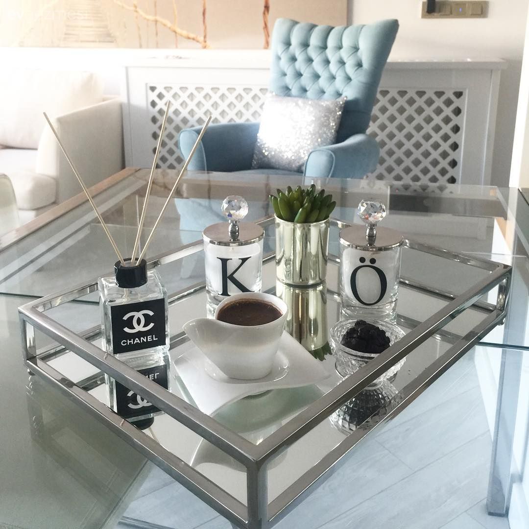 Yeni dekoruyla modern ve şık. Kader hanımın açık mutfak ve oturma odası..