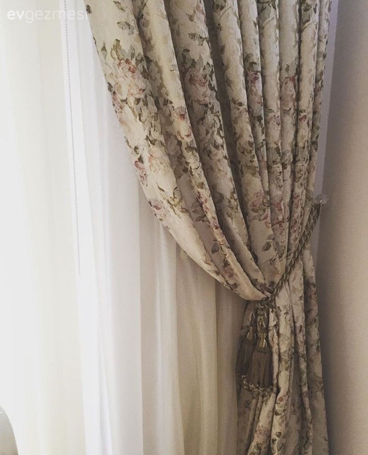 Fon perde, Salon, Perde