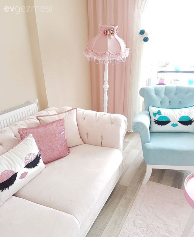 Berjer, Chesterfield, Halı, Lambader, Mavi, Pembe, Perde, Aydınlatma