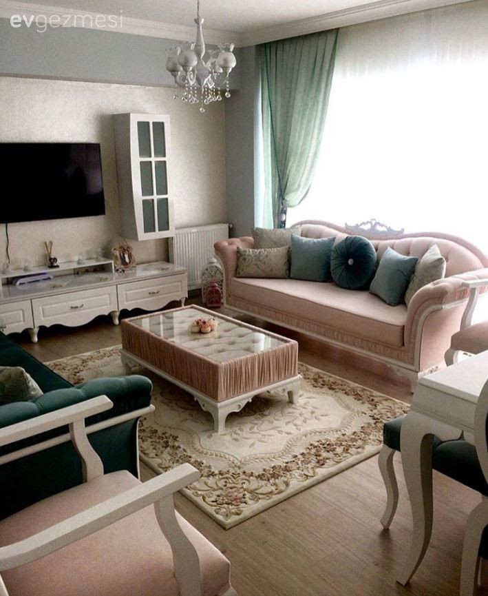 Pembe, Salon, Tv ünitesi