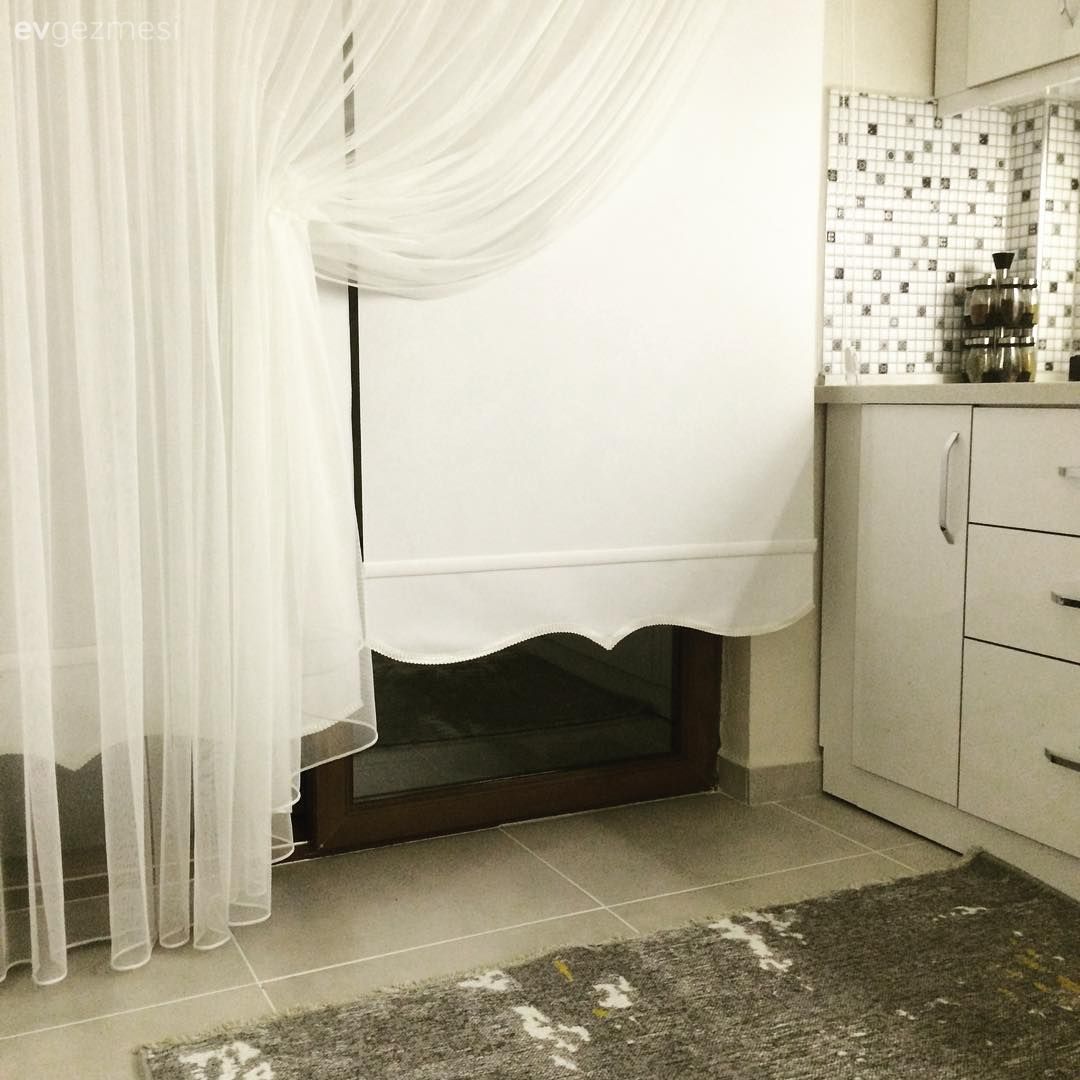 Stil sahibi görünüm, davetkar ve keyifli bir atmosfer. Burcu hanımın evinden..