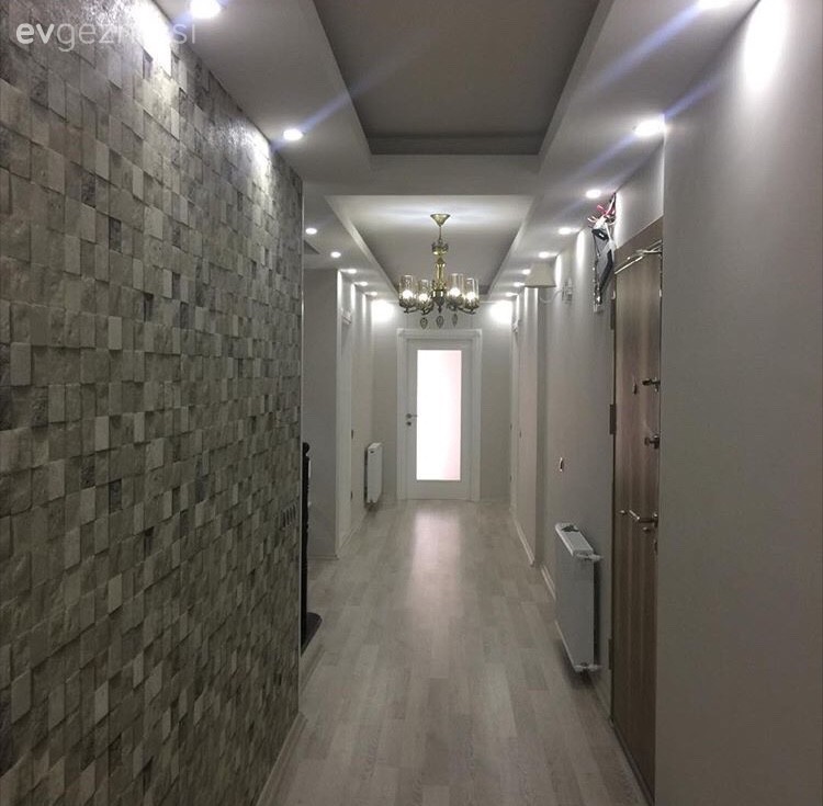 Elif hanımın modern ve klasiğin harmanı, şık ve keyifli evi.