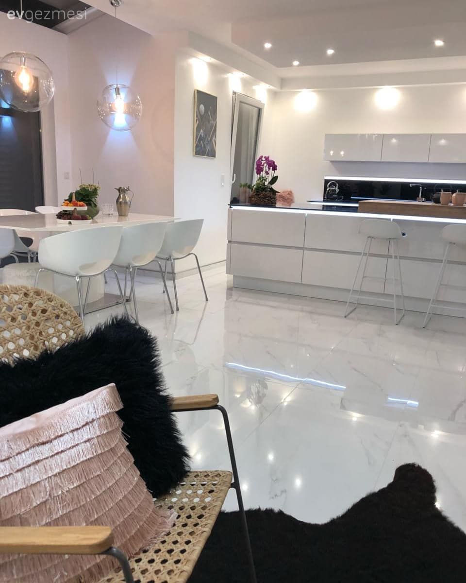 Güçlü Renkler, Stil Sahibi Detaylar: Çağdaş Stilde Bir Ev