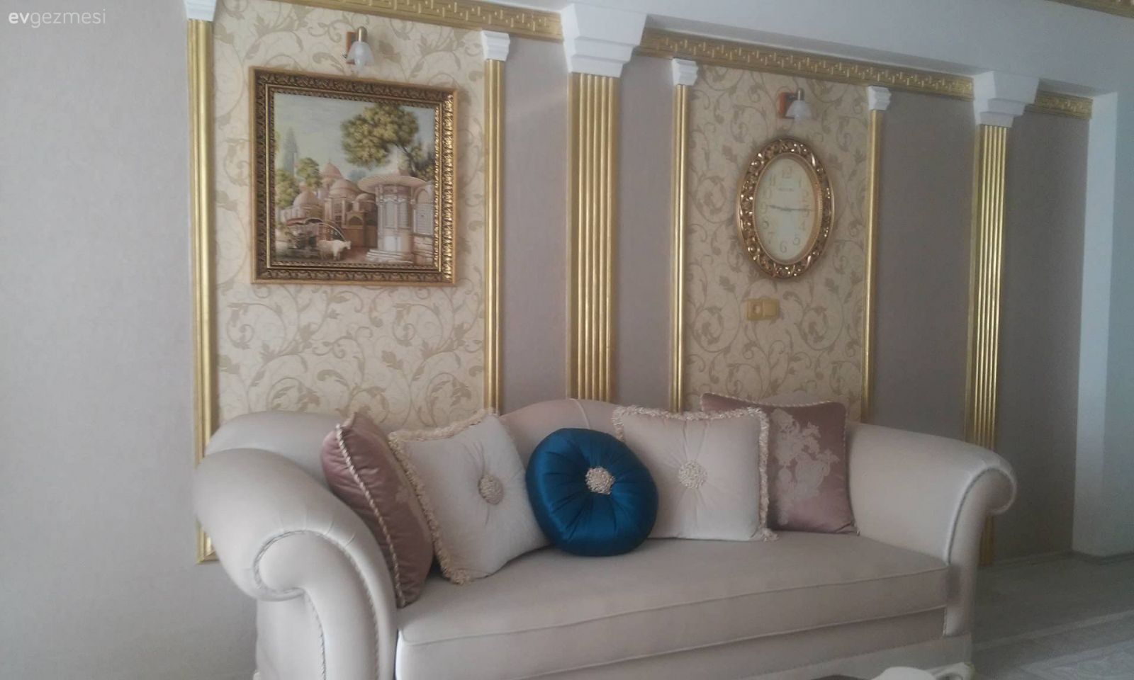 Altın, Duvar saati, Salon