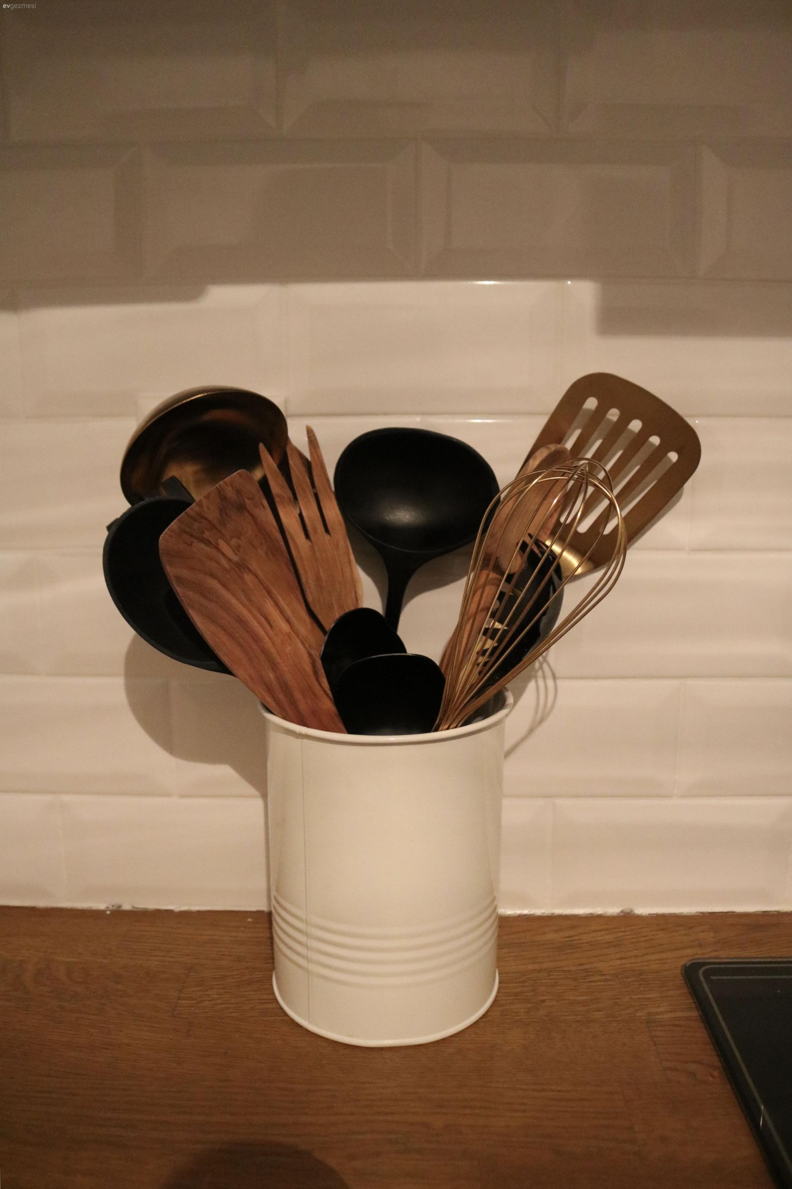 Tadilat öncesi&sonrası. Kudret hanımın mutfak dönüşümü..