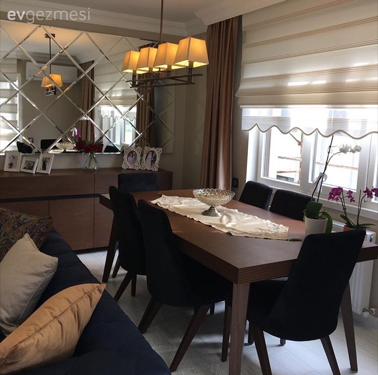 Pelin Hanım'ın Ahşap ve Lacivert Uyumunda Sofistike ve Sıcak Evi..