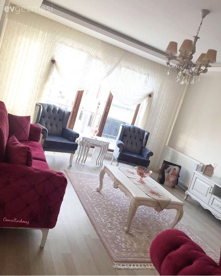 Cemre hanımın sade ve şık evi..