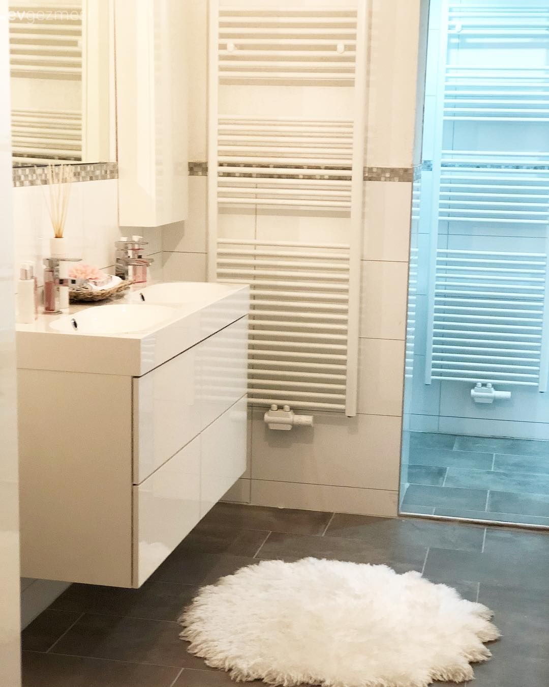 Bu evde zarif dekorasyon keyifli köşelerle taçlanıyor.