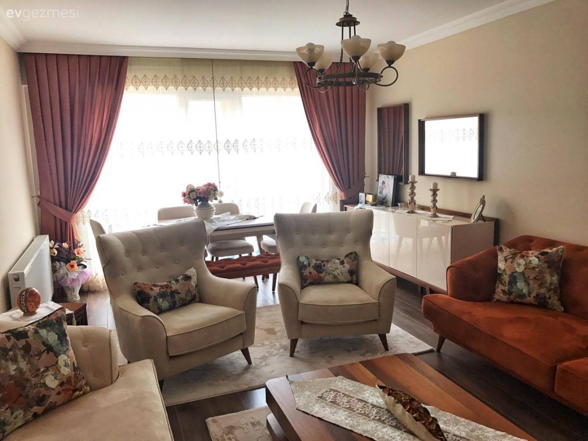 Avize, Berjer, Fon perde, Orta sehpa, Salon, Turuncu, Perde, Aydınlatma