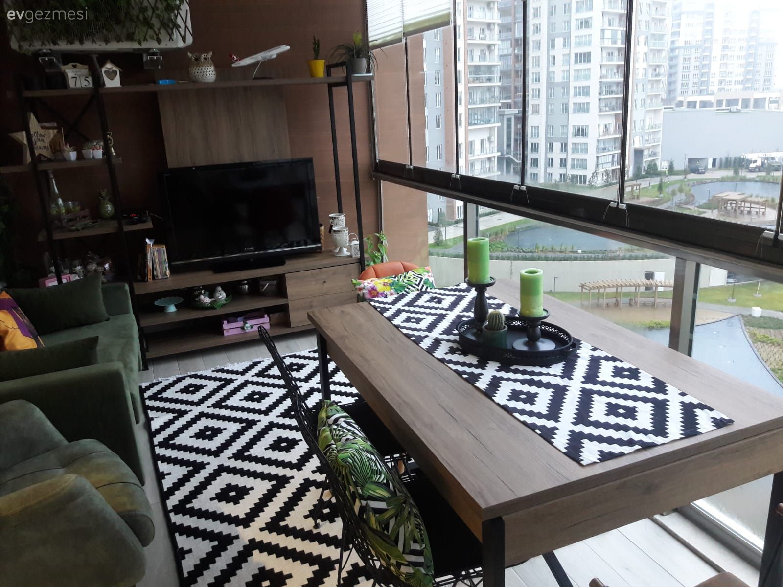 Kapalı balkon, Balkon masası, Yeşil, Siyah- Beyaz